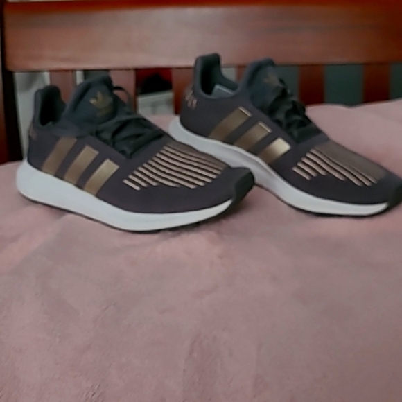 Gray and Rose Gold Adidas - Picture 3 of 5